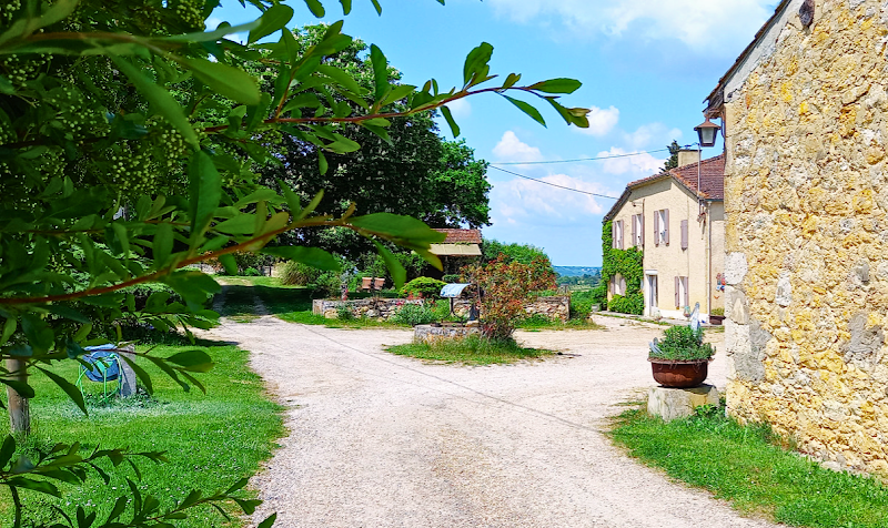 Le Hour Chambres D Hôtes-Gîtes à Béraut