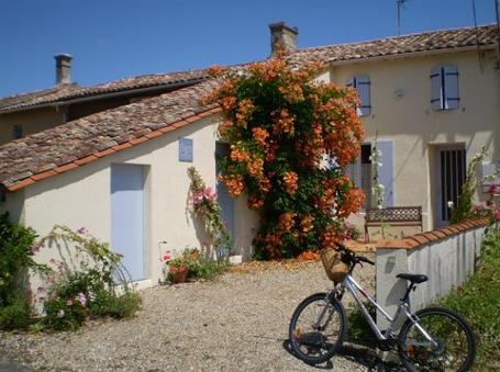 Maison Fleurie à Saint-Fort-sur-Gironde