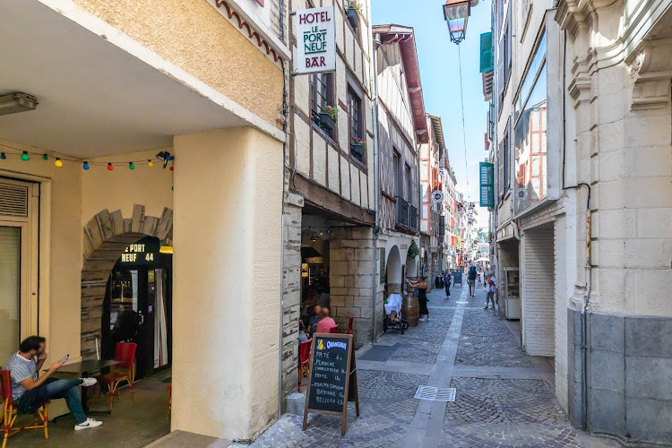 hôtel Le Port Neuf à Bayonne