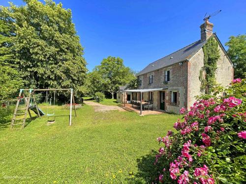 La Housse à Neauphe Sur Dive