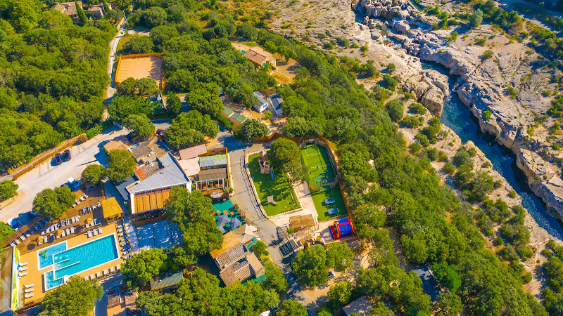 Camping les Cascades à La Roque-sur-Cèze