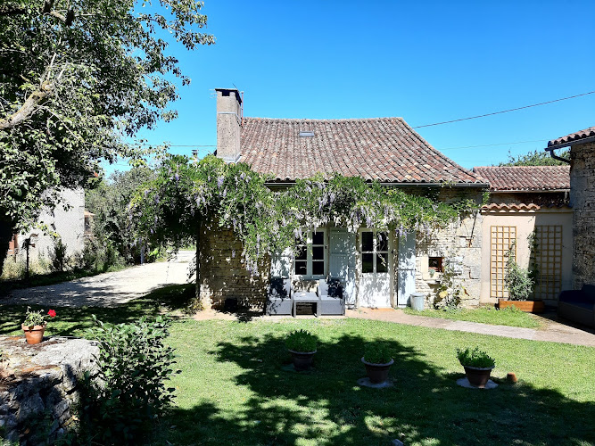 Wisteria Cottage Gite à Les Adjots