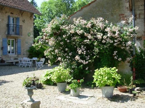 Chez Delphine à Longwy Sur Le Doubs