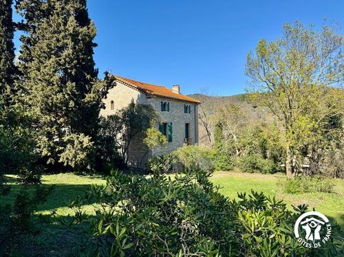 Mas Montluzia - Maison de Maître à Cascastel Des Corbieres