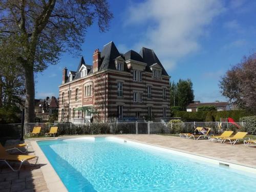 L'écrin fleuri à CABOURG