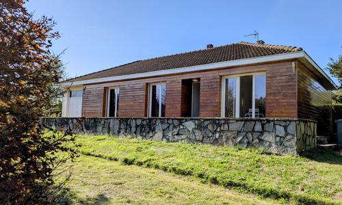 Maison du cèdre à Bonnac La Cote