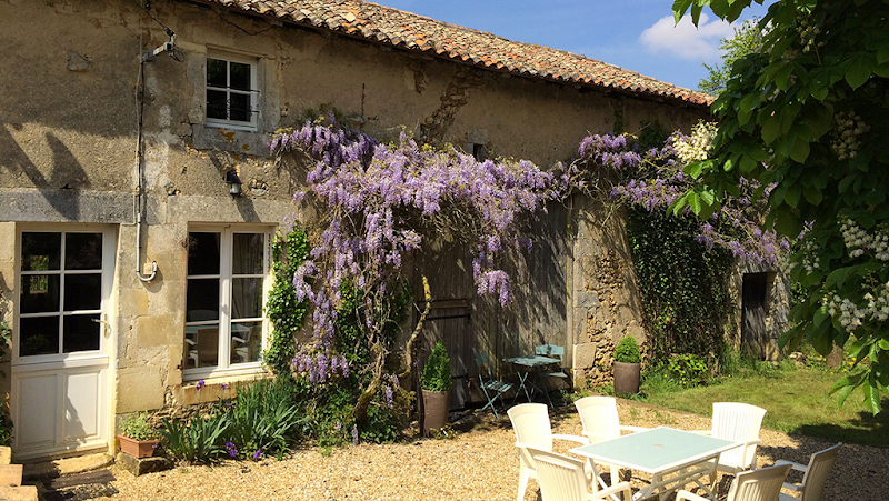 Au Logis des Charmilles à Montalembert