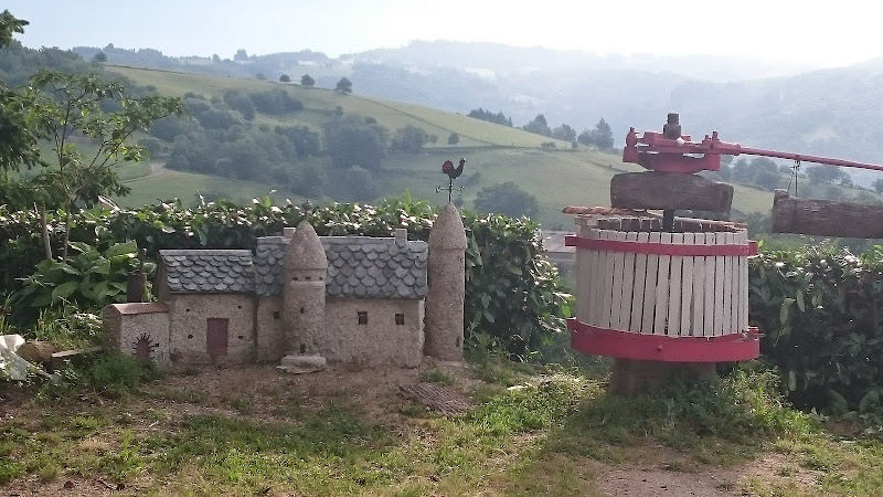 Gîte L Oustalet à Sénergues