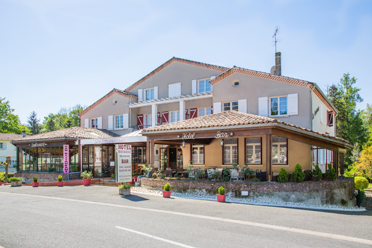 hôtel La Roseraie à Cazaubon