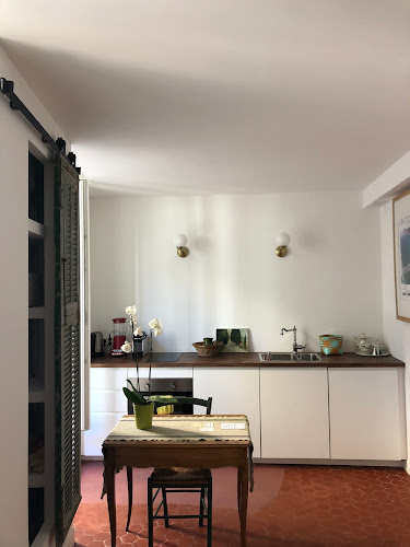 Studio olive ( 1er étage ) à La Ciotat