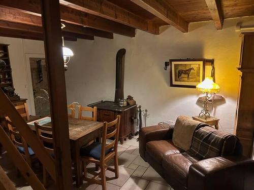 La Maison Bleue à VAL SURAN