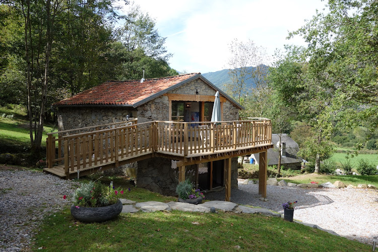 Les Cabanes de Pyrène à Cazarilh