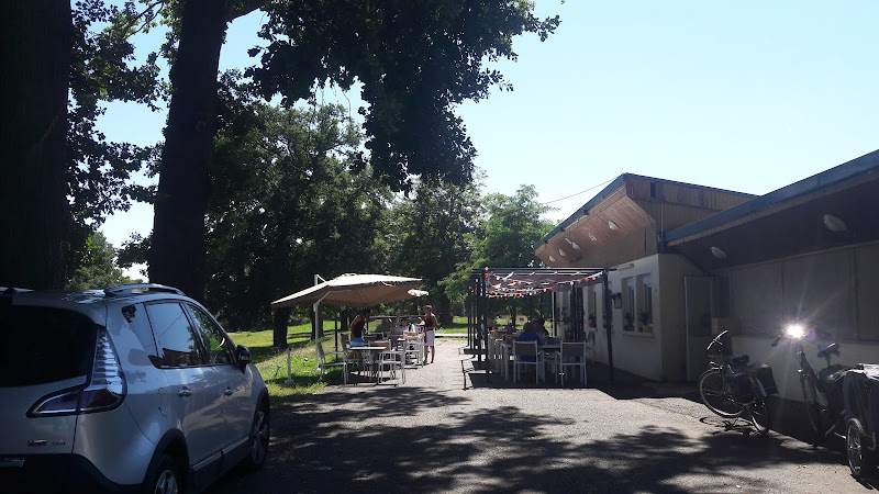 Camping à Vallon-en-Sully