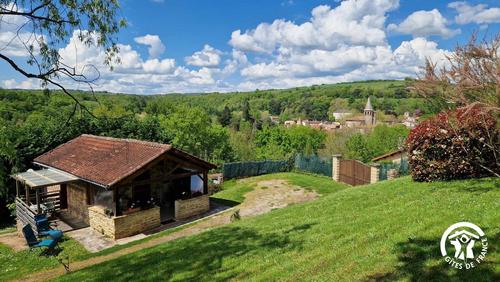 Le petit gîte en pierre à MONESTIES