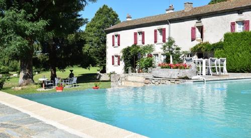 Les Vergnes - Chambres d'hôtes avec piscines à Saint Pardoux Le Neuf