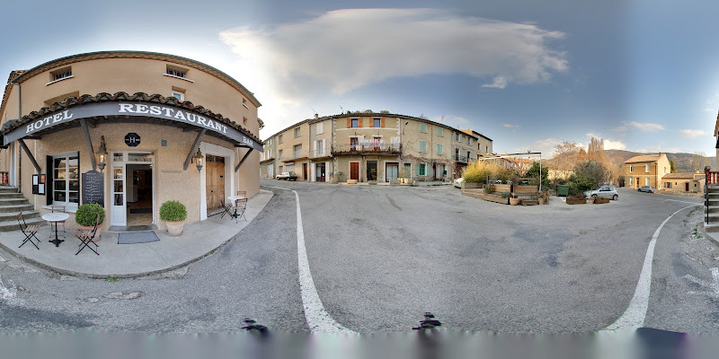 Café hôtel des Voyageurs à Montbrun-les-Bains