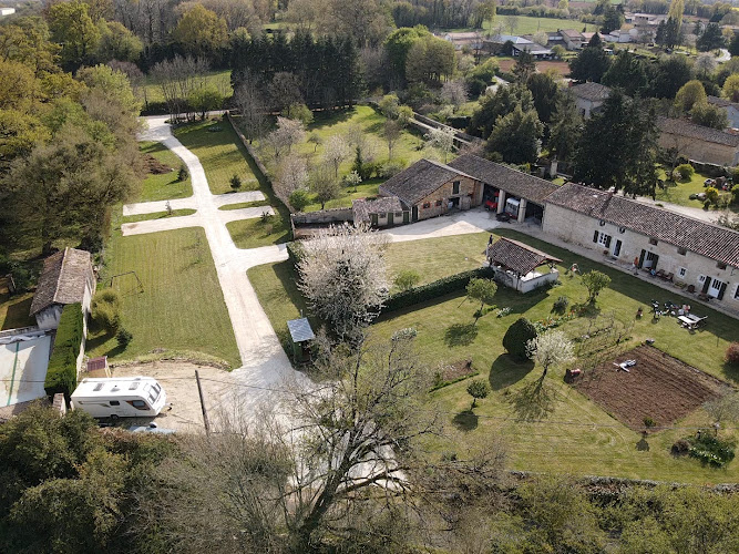 Camping rue du chteau à Clussais-la-Pommeraie