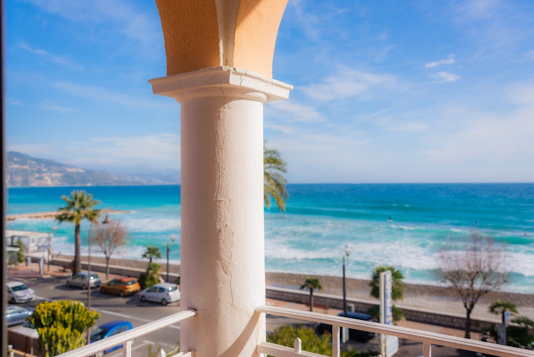Hôtel Reine d Azur à Roquebrune-Cap-Martin