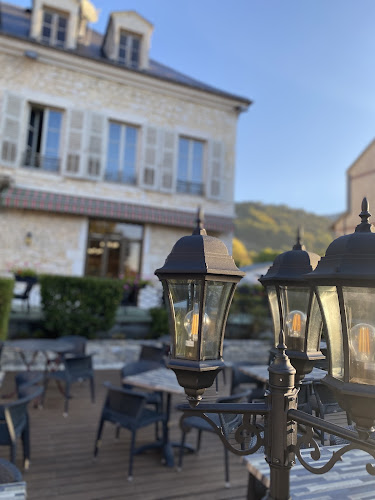 Hôtel Restaurant Les Caudalies à Artemare