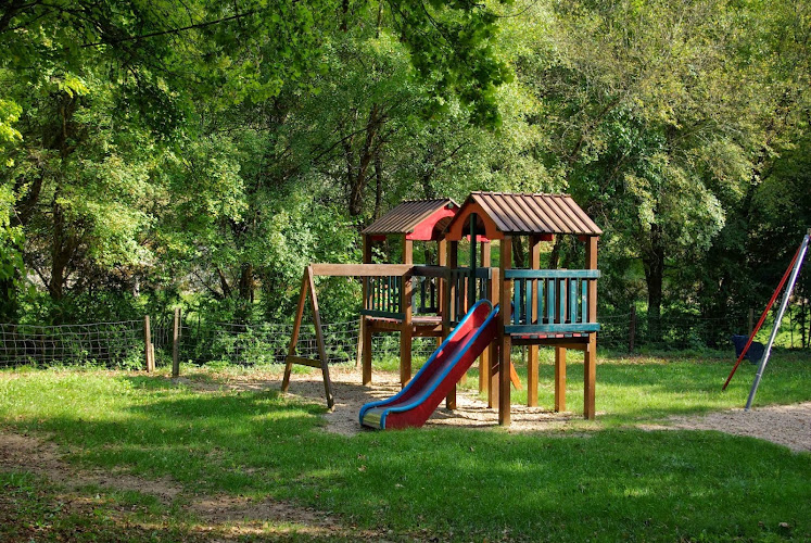 Camping Ruisseau du Treil à Larnagol