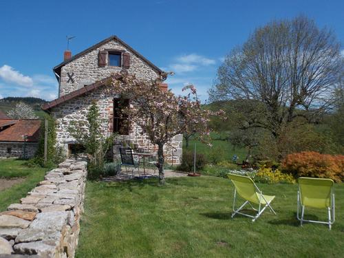 Côté Jardin à LE MAYET-DE-MONTAGNE