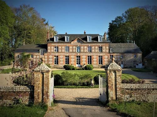 Gîtes de France® - L' Aile du Château de Briquedalles à Sassetot Le Mauconduit
