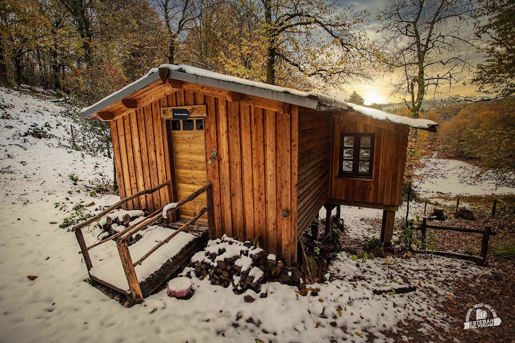 Les Cabanes au bord du monde en Corrèze à Lavaysse
