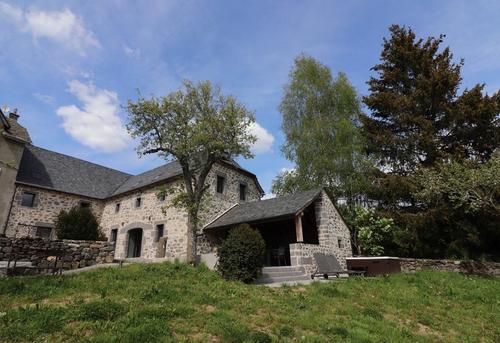 La Font des Fraux à Neuveglise Sur Truyere