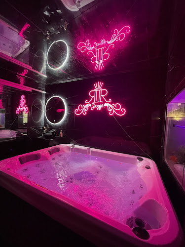 RR Jacuzzi à Saint-Laurent-des-Arbres