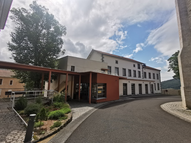 Complexe Hôtelier Le Forez / Hôtel à Le Brugeron