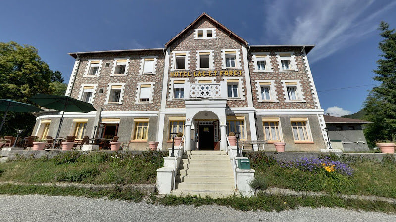Hôtel Lac et Forêt à Saint-André-les-Alpes