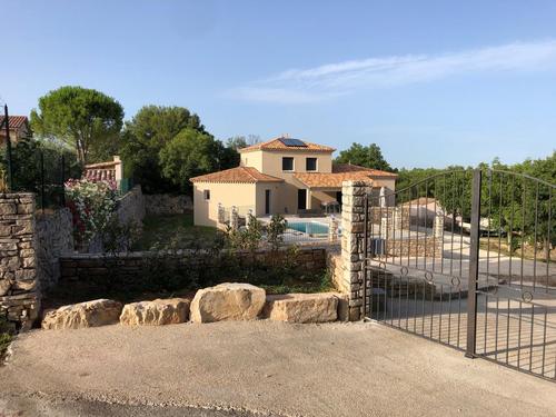 La Villa des Remparts à VEZENOBRES