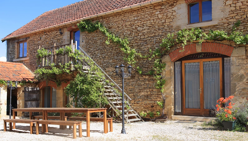 Les Tours de Bombel à Coly-Saint-Amand