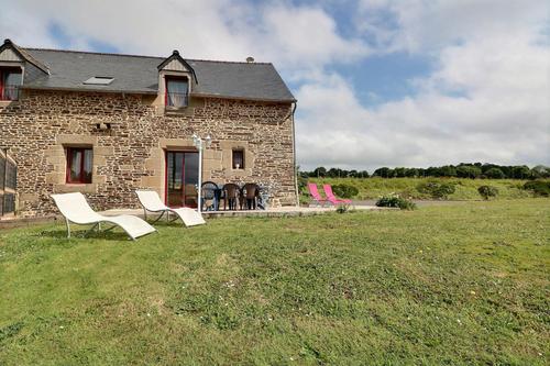 Gîte de l'Hirondelle à BAZOUGES-LA-PEROUSE