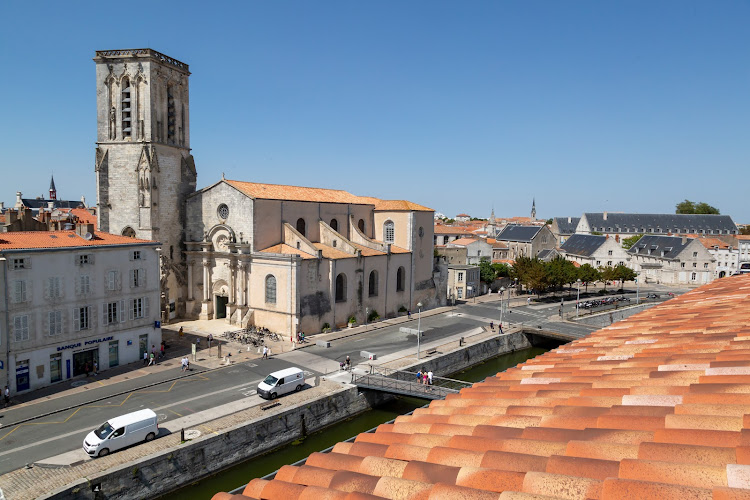 hôtel De La Tour De Nesle à La Rochelle