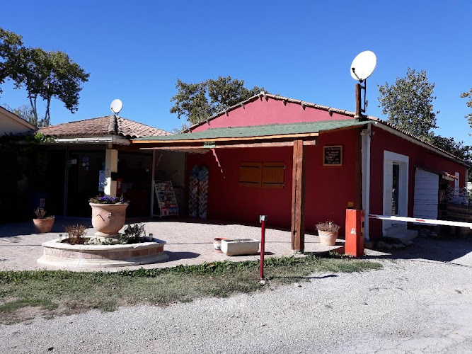 Camping Le pré Saint André à Souvignargues