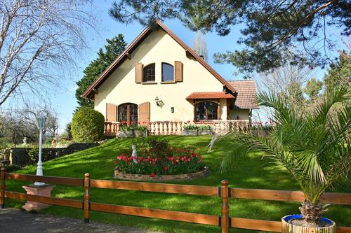 Villa au Parc fleuri à Houssen