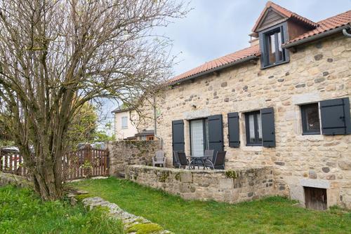 Gîte 6/7 personnes 1 chambre/1 mezzanine à CHAULHAC