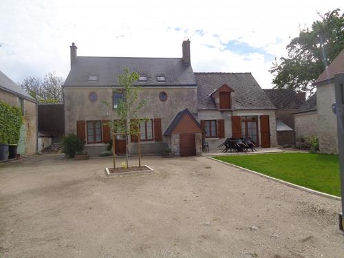 Chez Henri à Josnes