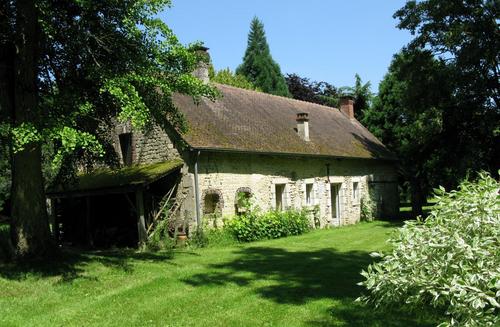 Les Grandes Hayes à Coulonges Sur Sarthe