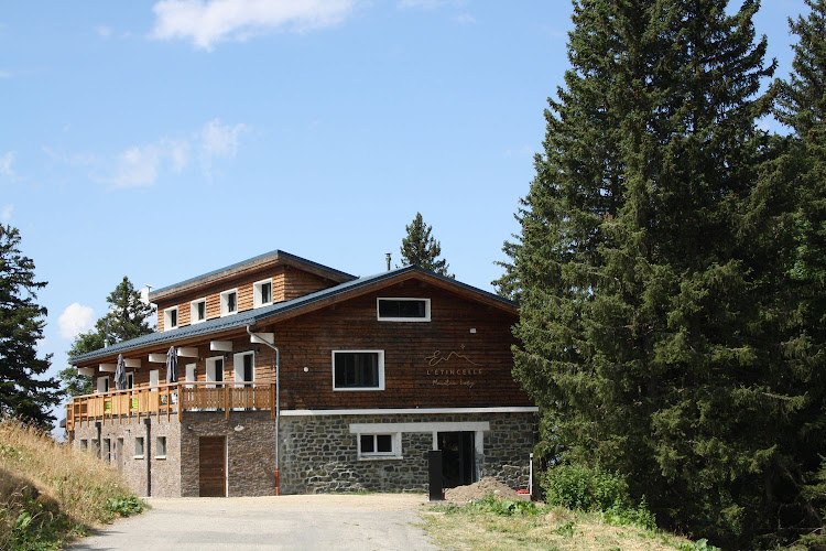 L Etincelle Mountain Lodge