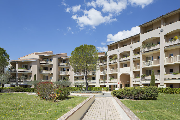 hôtel résidence Les Grands Pins à Gréoux-les-Bains