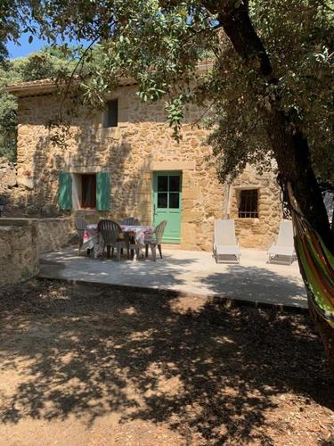 Le cabanon de la Rivayne à Lauris