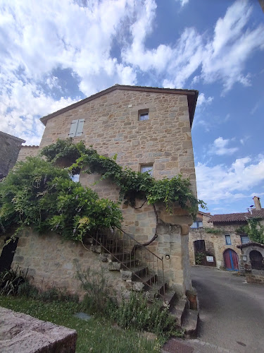 Gîte avec piscine privée à Sousceyrac-en-Quercy