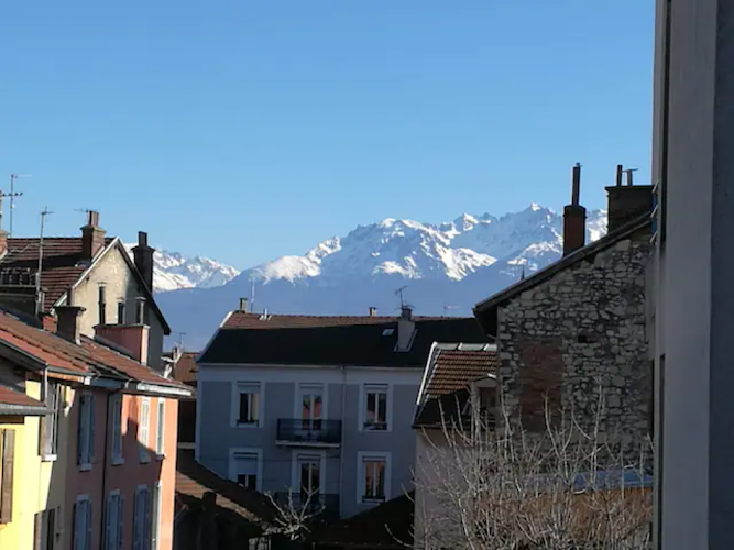 AUGUSTIN: Studio meublé avec garage à Grenoble