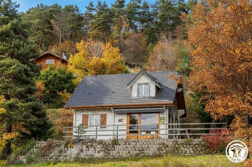 Les Chalets Du Lac Chambon à Chambon Sur Lac