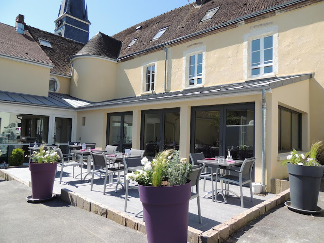 Auberge De La Cloche à Val-au-Perche