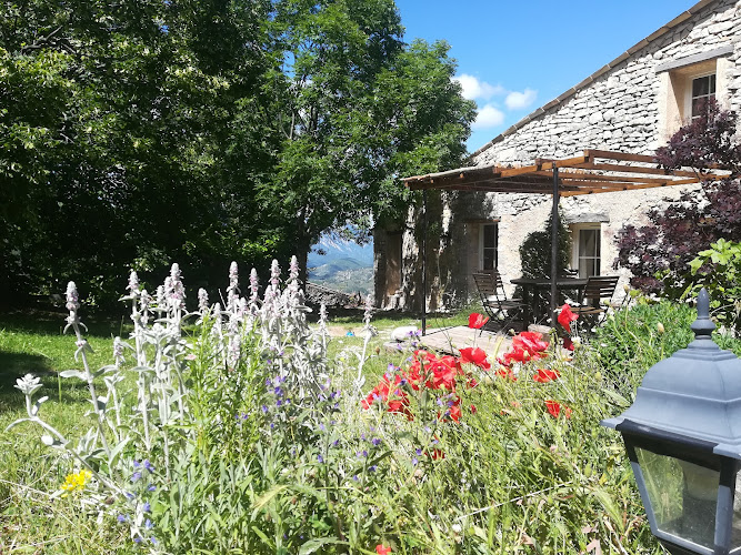 Malia - Chambres d hôtes + Gîte à Barret-de-Lioure