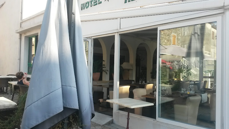 Franceschini Hôtel Restaurant à Ghisonaccia