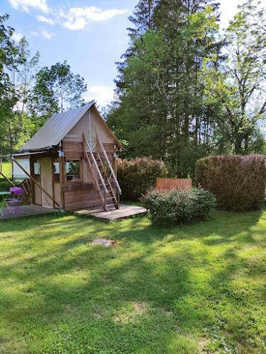 Camping La Vallée à La Tour-d'Auvergne